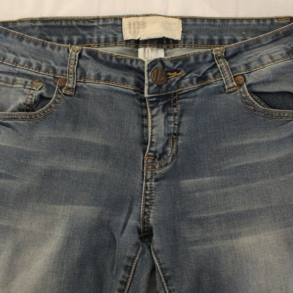 Jeans  -017 - Picture 3 of 3